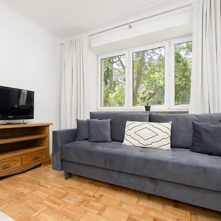 Przytulny I Tradycyjny Na Parterze W Centrum Warszawy By Renters Apartmán *