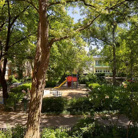 Przytulny I Tradycyjny Na Parterze W Centrum Warszawy By Renters